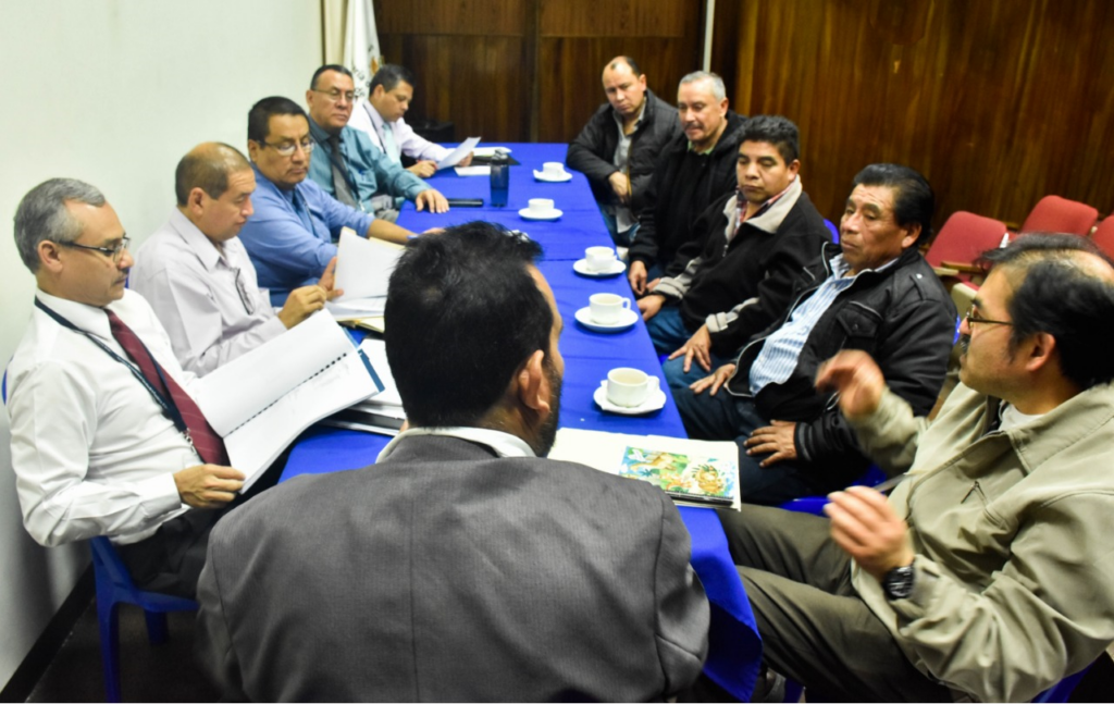 REUNIÓN CON INTEGRANTES DEL COCODE DEL SECTOR FINAL DE LA ZONA DOS, DEL MUNICIPIO DE SANTA CRUZ DEL QUICHÉ, DEPARTAMENTO DE QUICHÉ.